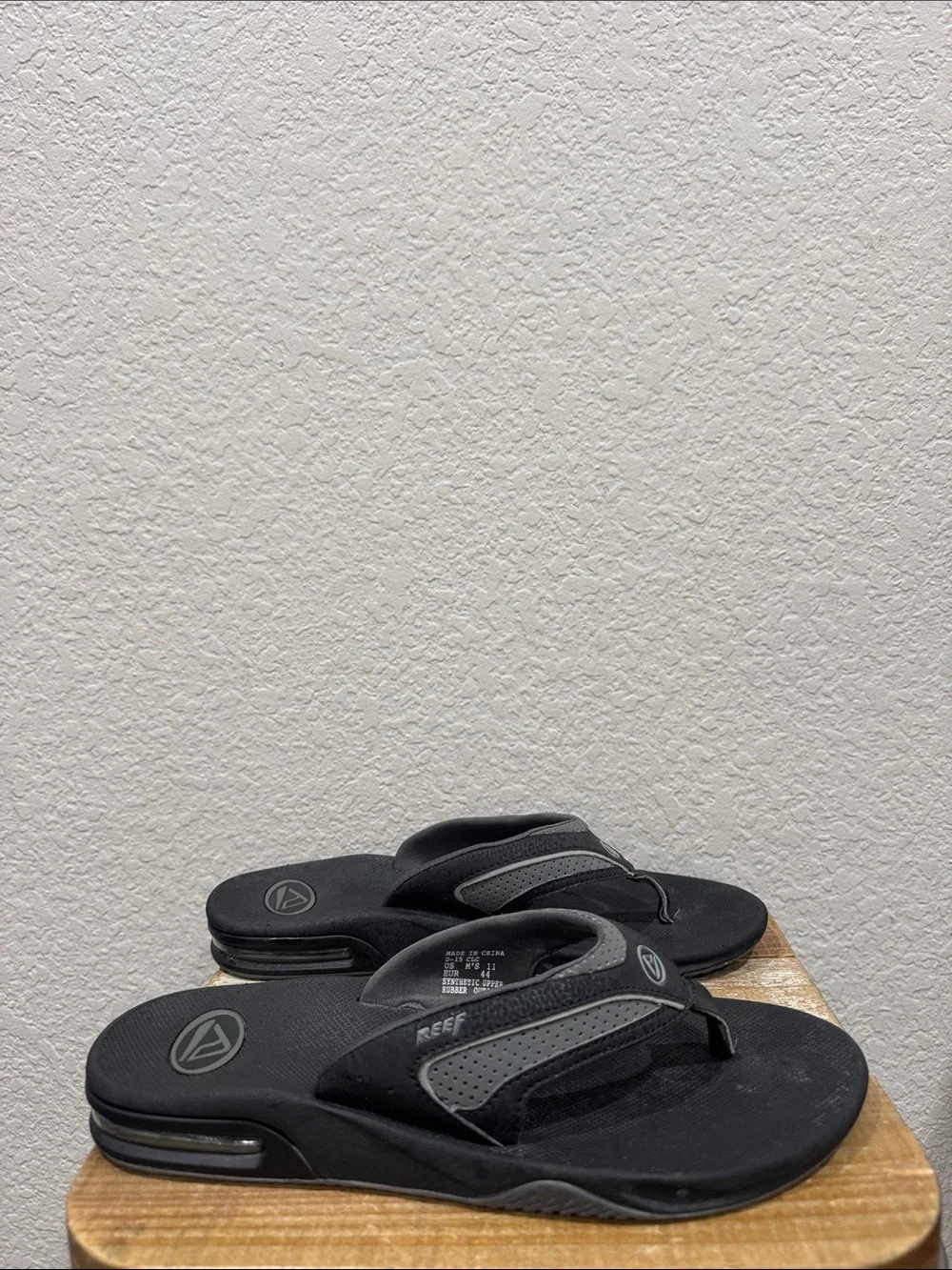 Reef Fanning Bottle Opener Flip Flops Size 11